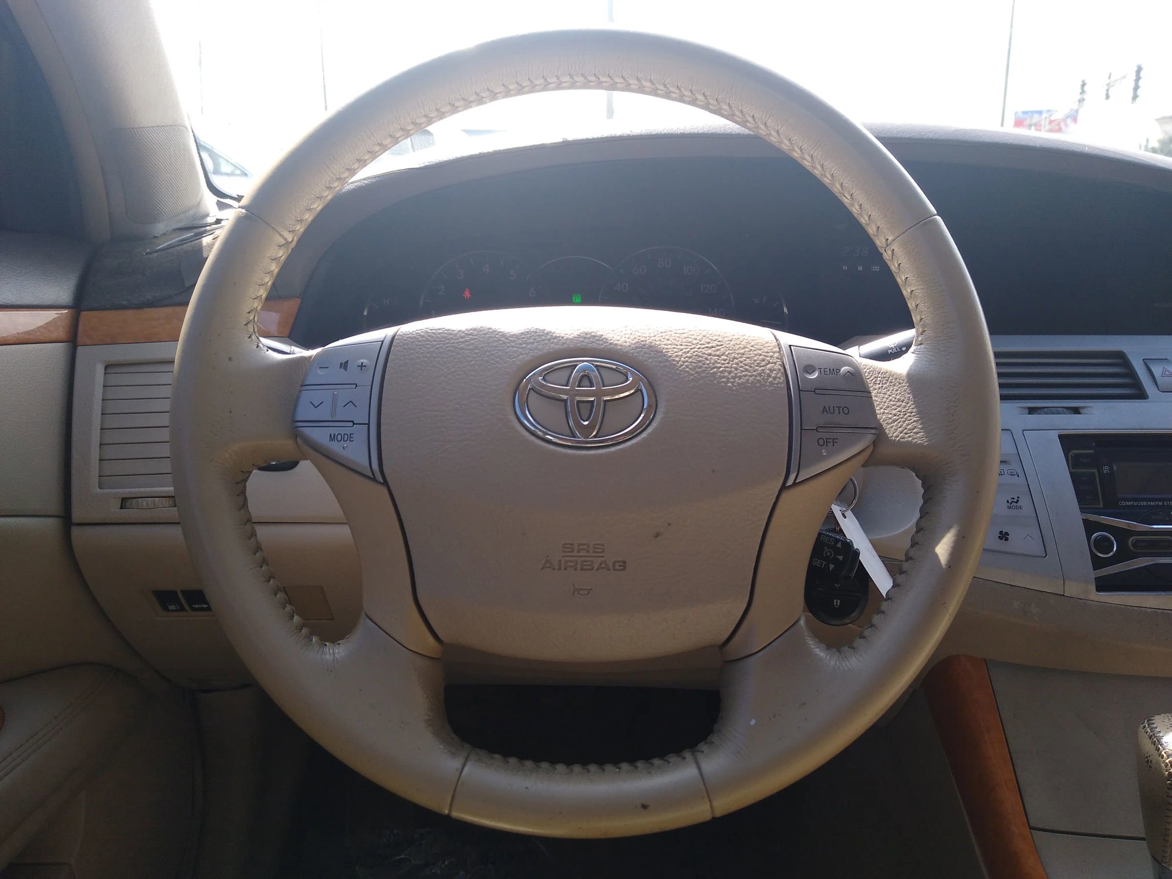 Used 2007 Toyota Avalon XLS image 17