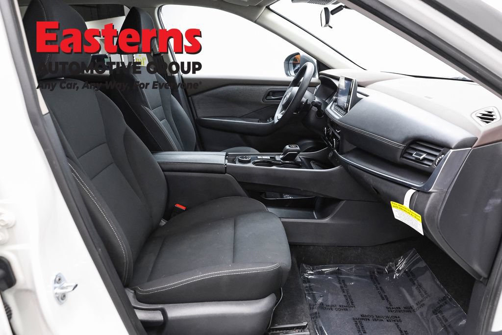 Used 2023 Nissan Rogue S AWD/4WD image 25
