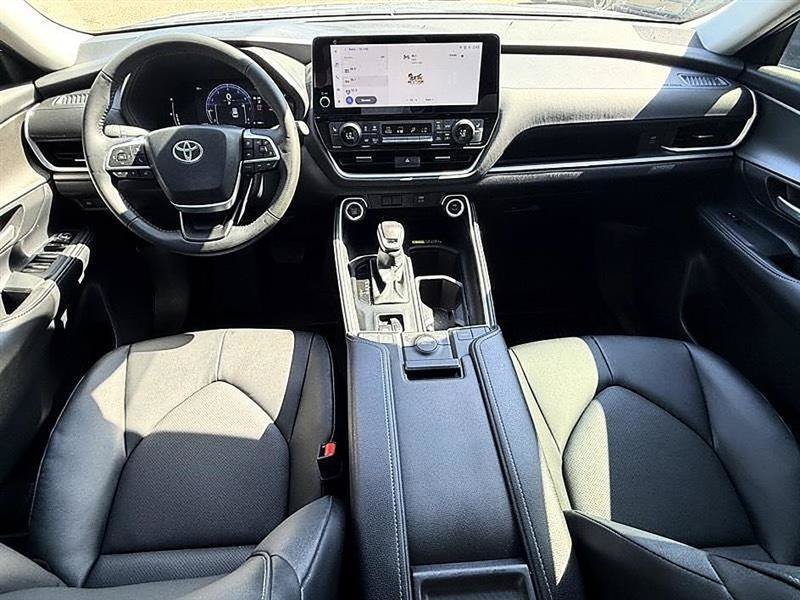 Used 2026 Toyota Grand Highlander FWD image 32