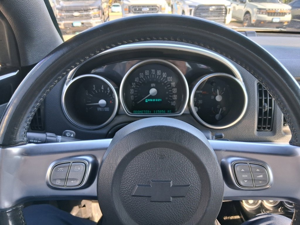 Used 2005 Chevrolet SSR Base w/ Preferred Equipment Group image 11