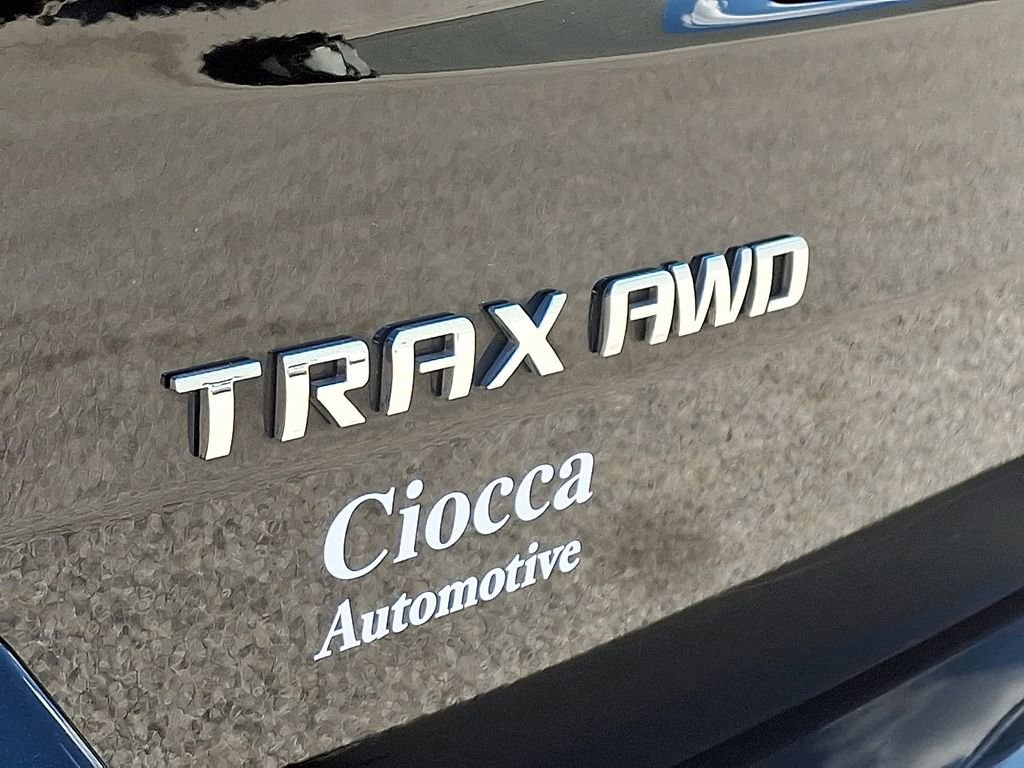 Used 2022 Chevrolet Trax LT w/ Midnight Edition image 29