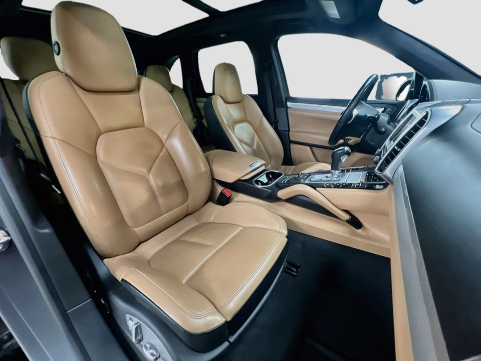Used 2014 Porsche Cayenne GTS AWD/4WD image 30