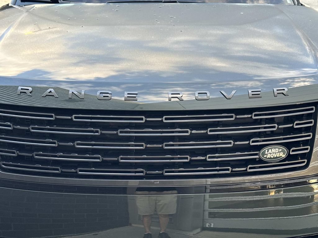 New 2026 Land Rover Range Rover Long Wheelbase SE AWD/4WD image 11