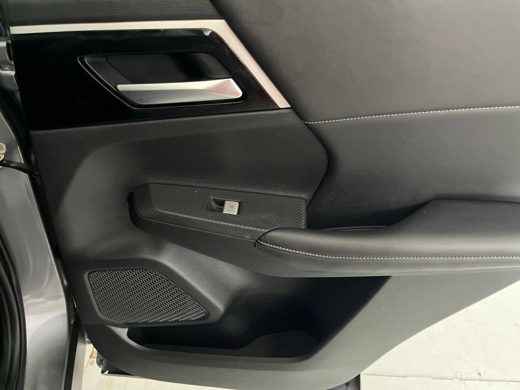 Used 2023 Mitsubishi Outlander SE FWD image 55