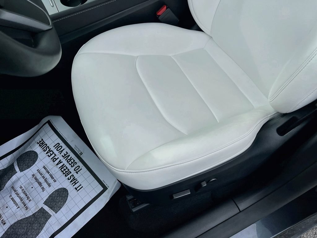 Used 2024 Tesla Model Y Performance AWD/4WD image 18