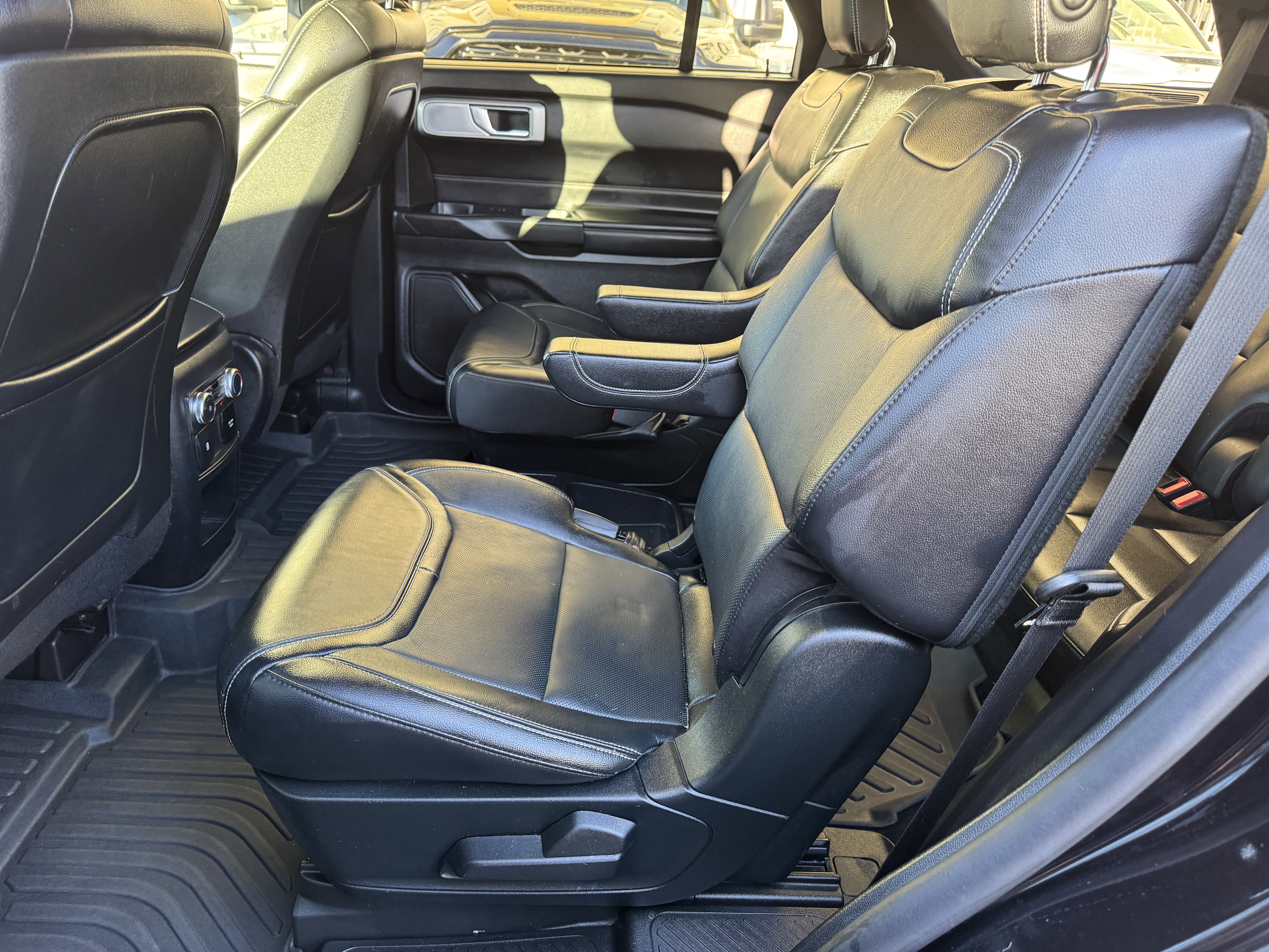 Used 2020 Ford Explorer ST w/ ST Street Pack image 33