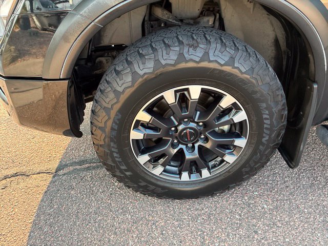 Used 2021 Nissan Titan PRO-4X w/ Pro-4x Convenience Package AWD/4WD image 16