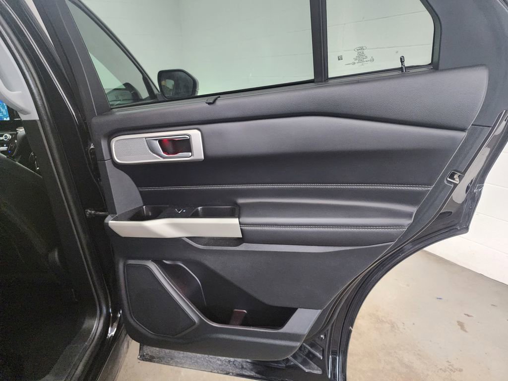 Used 2021 Ford Explorer Limited image 33