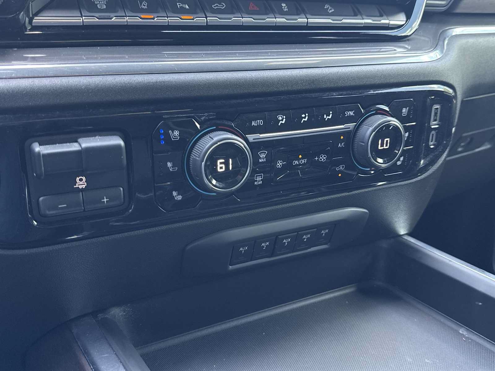 Used 2025 Chevrolet Silverado 3500 High Country w/ High Country Premium Package AWD/4WD image 20