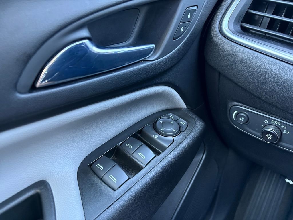 Used 2024 Chevrolet Equinox LT image 6