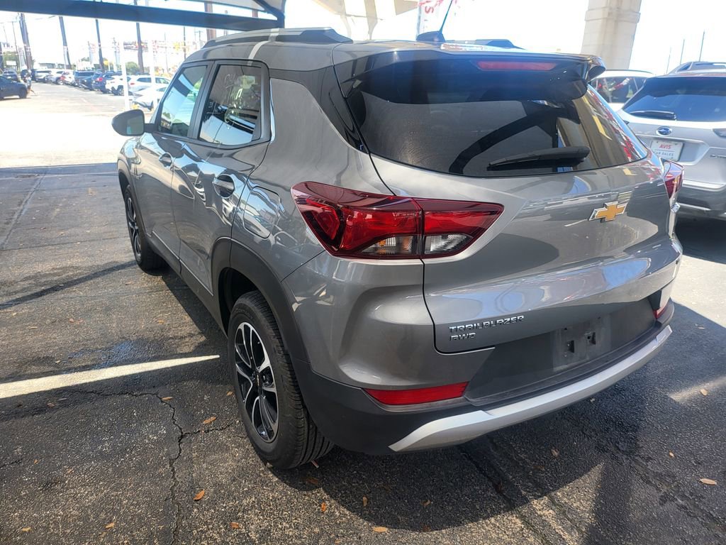 Used 2025 Chevrolet TrailBlazer LT AWD/4WD image 9