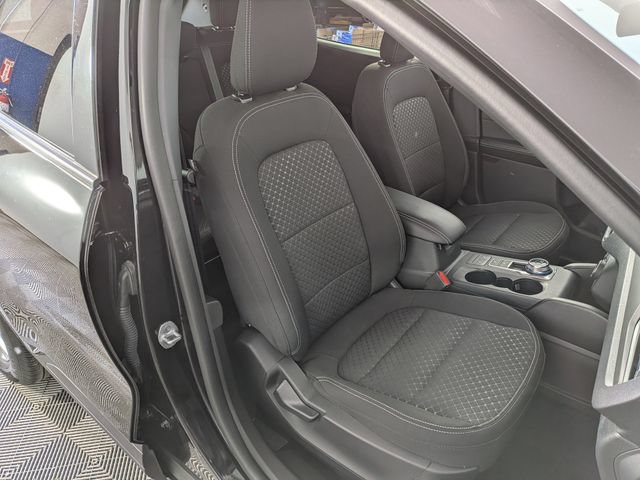 Used 2023 Ford Escape Active AWD/4WD image 30