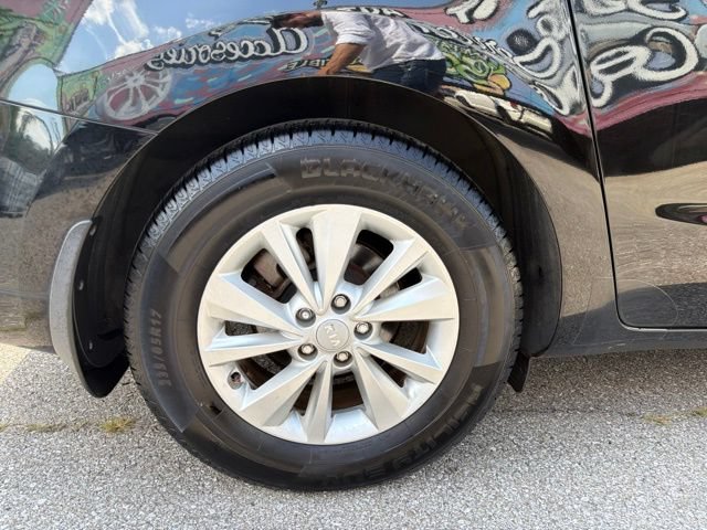 Used 2018 Kia Sedona LX FWD image 31