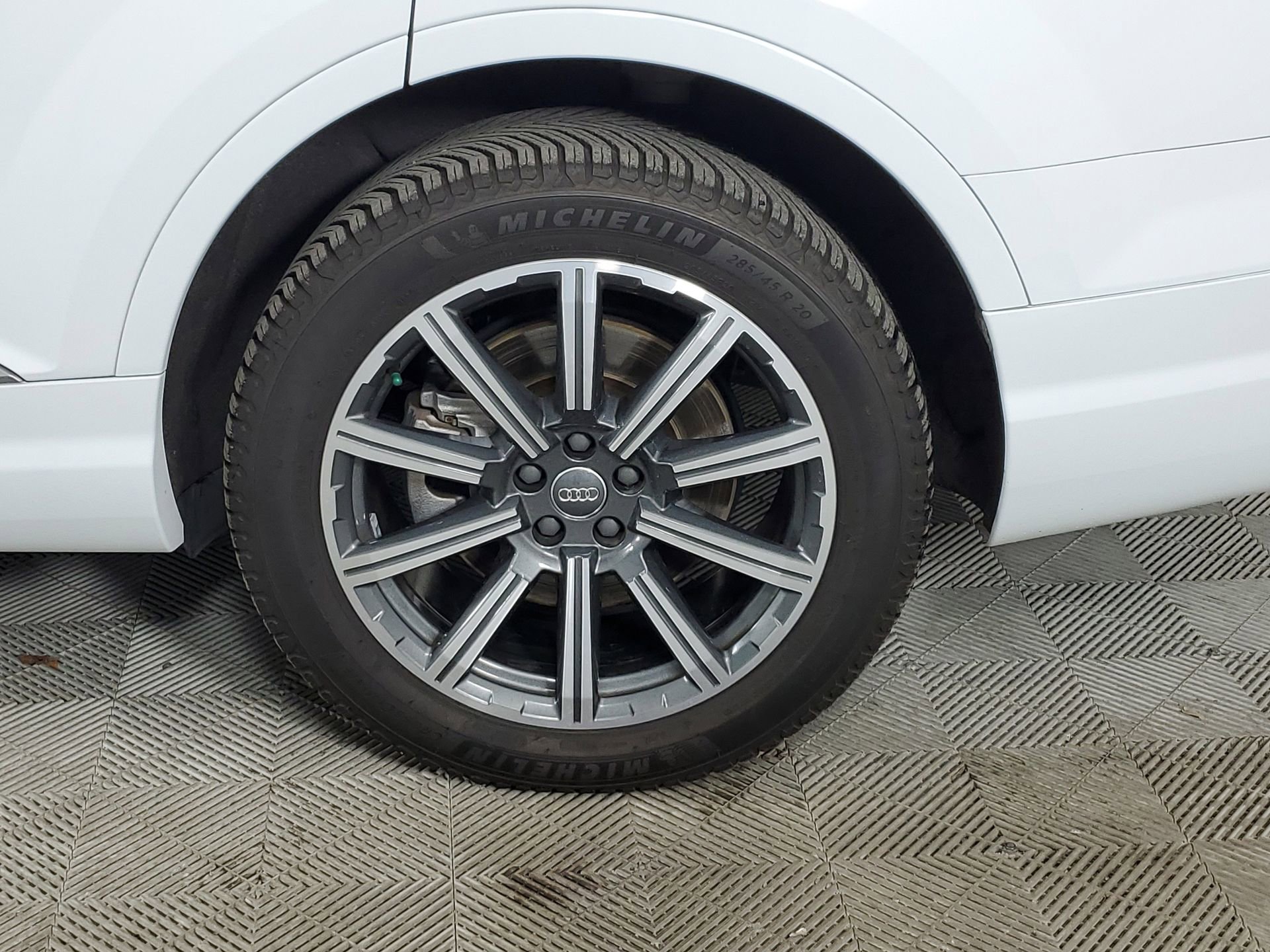 Used 2017 Audi Q7 3.0T Premium Plus image 18