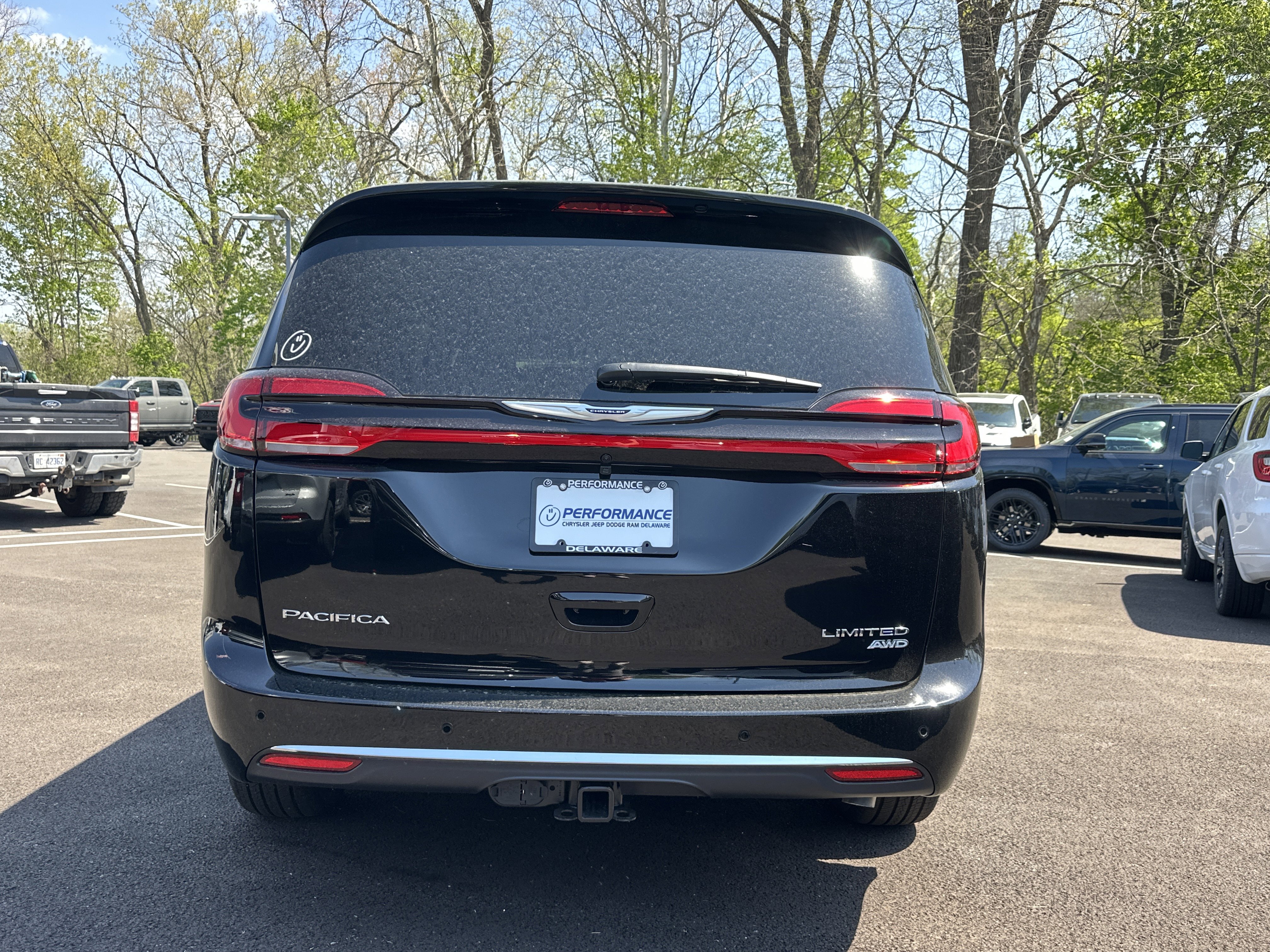 New 2026 Chrysler Pacifica Limited w/ Trailer Tow Group AWD/4WD image 15