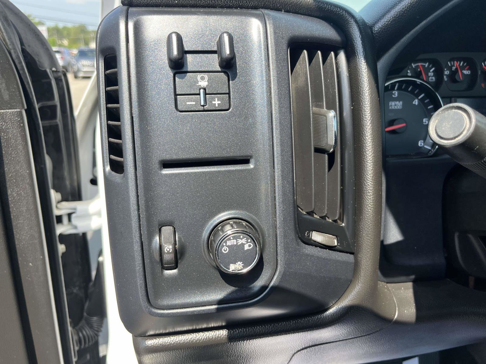 Used 2018 GMC Sierra 2500 2WD Regular Cab image 10