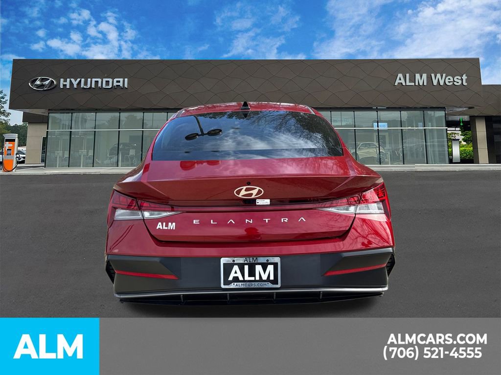 Used 2025 Hyundai Elantra SEL image 6