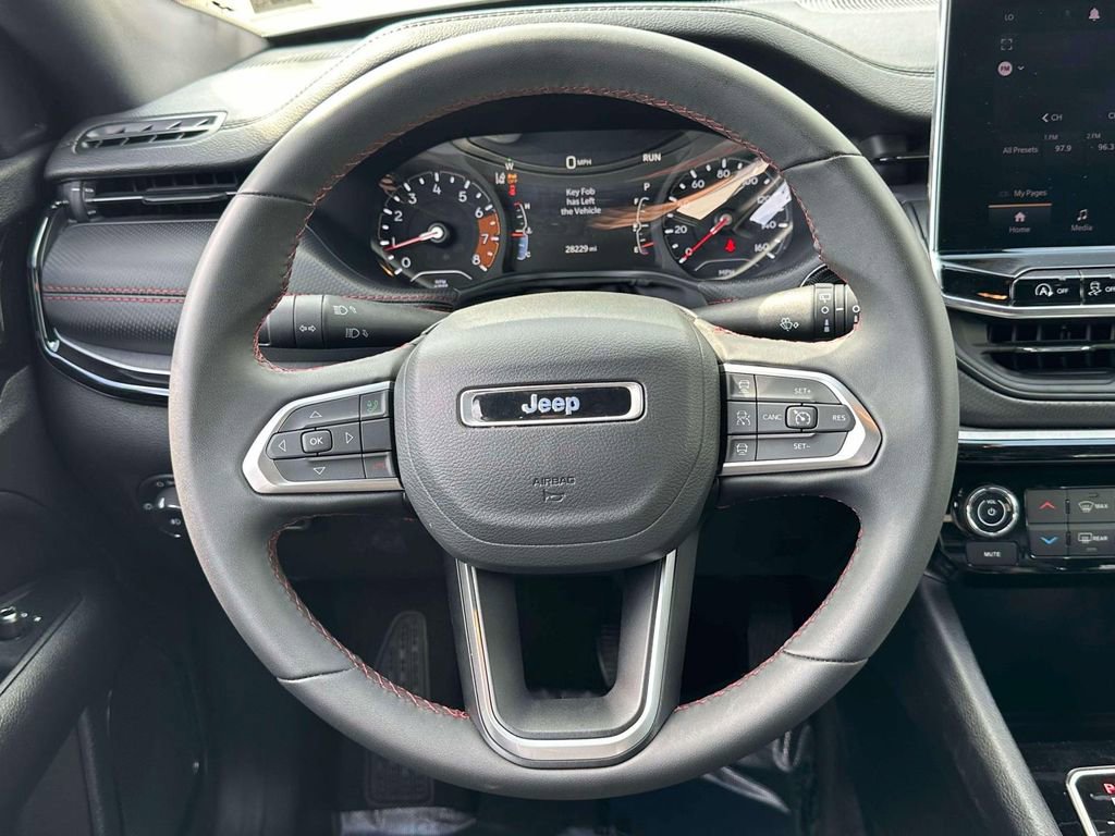 Used 2024 Jeep Compass Trailhawk image 15