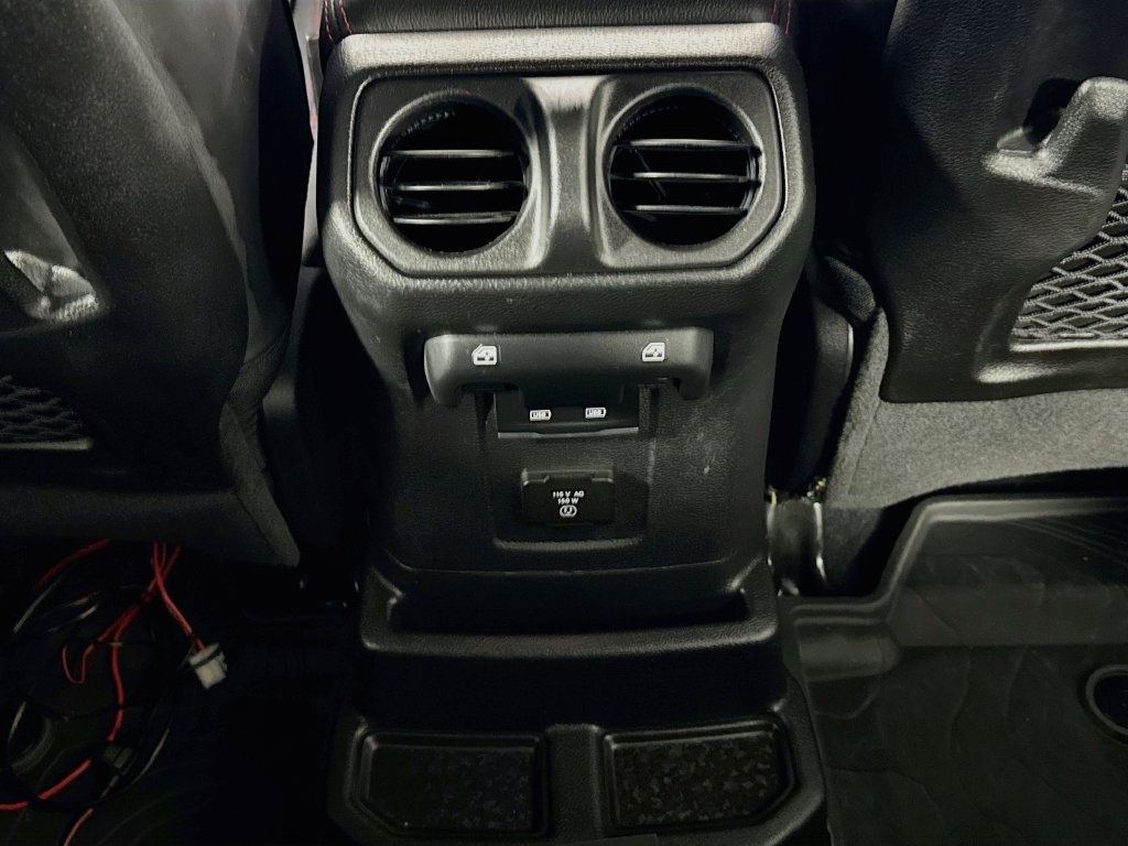 Used 2024 Jeep Wrangler Unlimited Rubicon AWD/4WD image 26