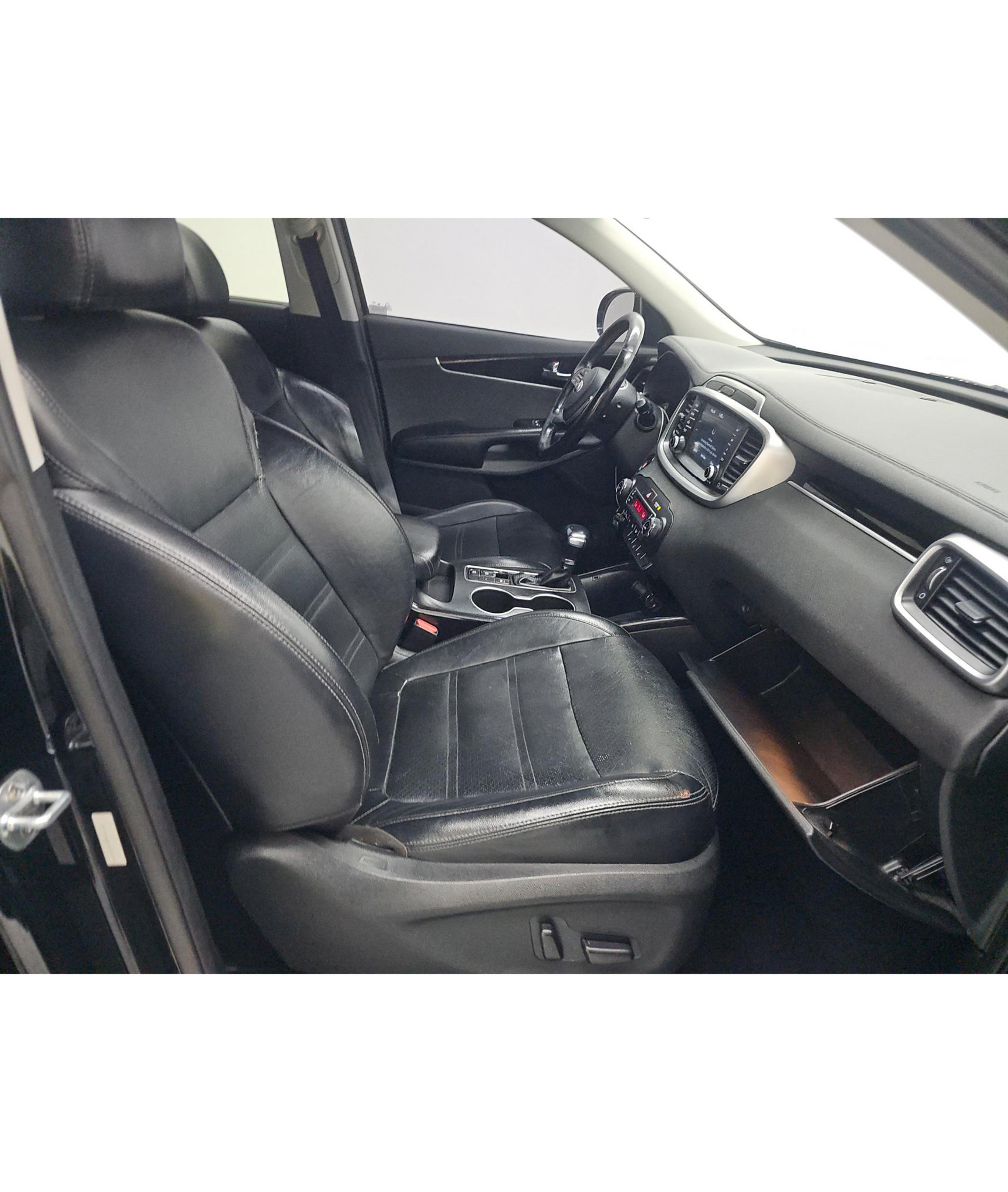 Used 2019 Kia Sorento EX w/ EX Touring Package FWD image 9