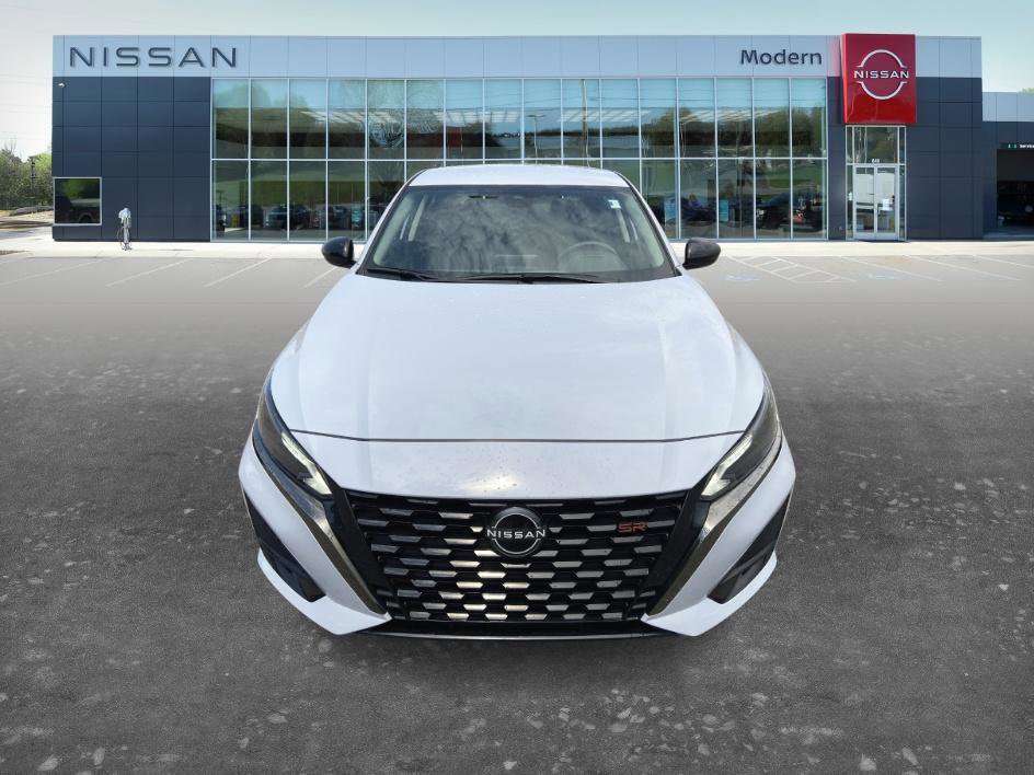 Certified 2024 Nissan Altima 2.5 SR FWD image 2