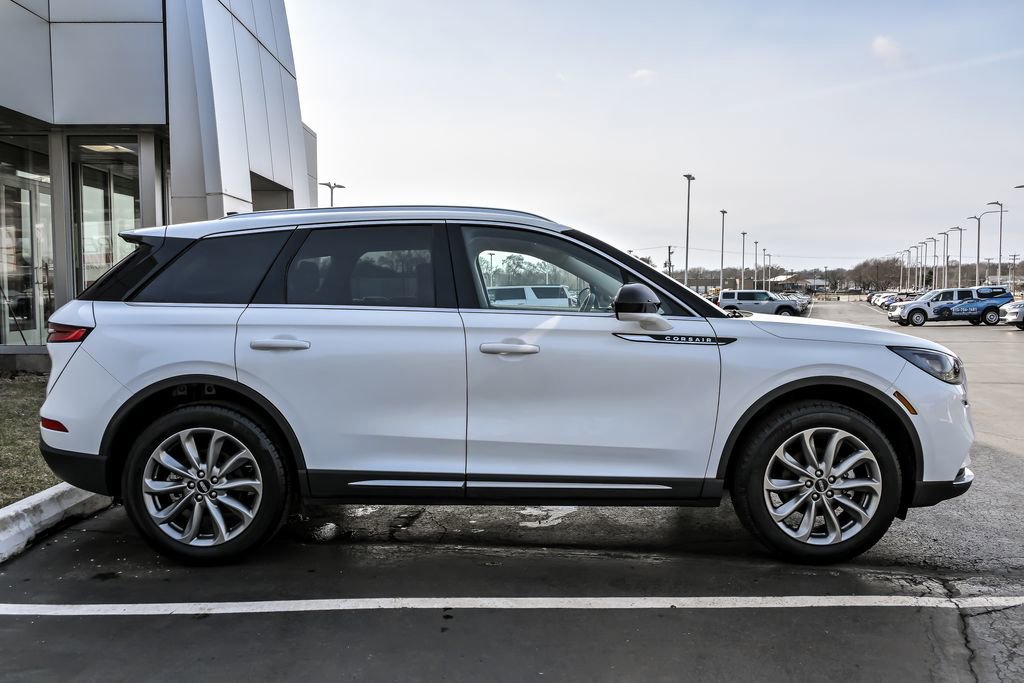 Used 2022 Lincoln Corsair AWD w/ Premium Package image 9