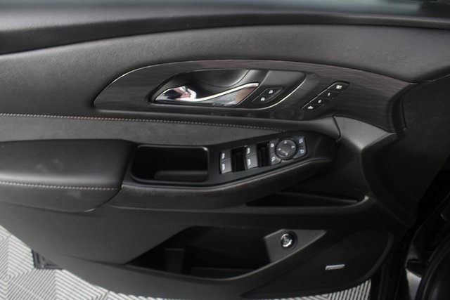 Used 2023 Chevrolet Traverse High Country image 17