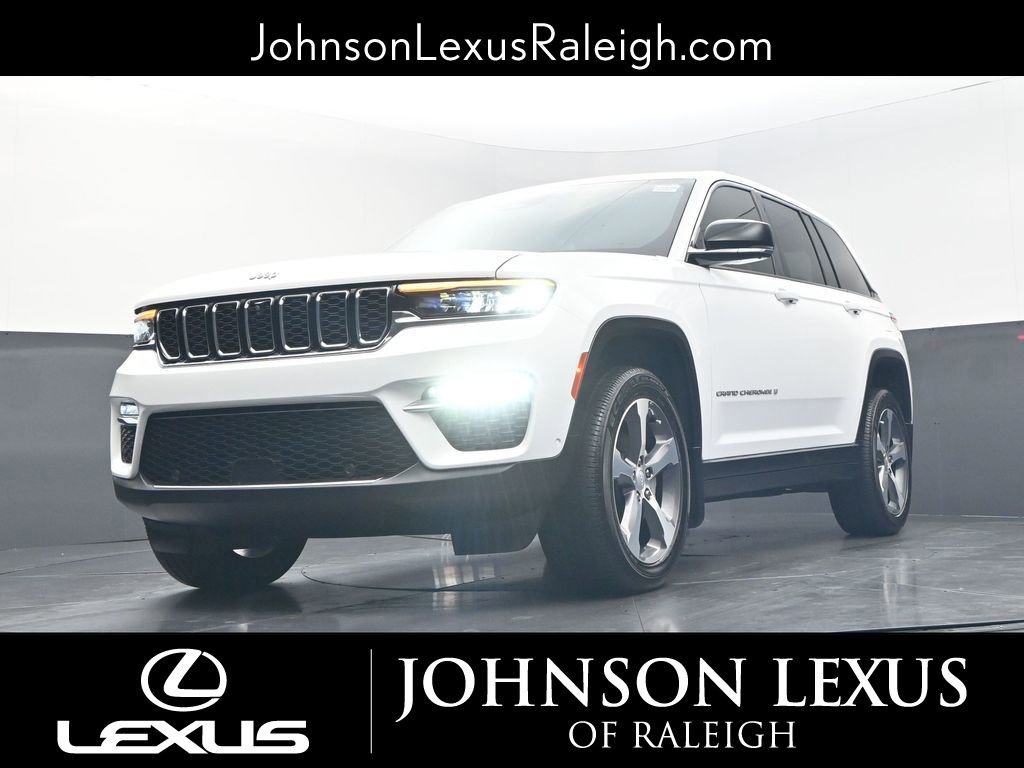 Used 2024 Jeep Grand Cherokee Limited w/ Luxury Tech Group II image 16