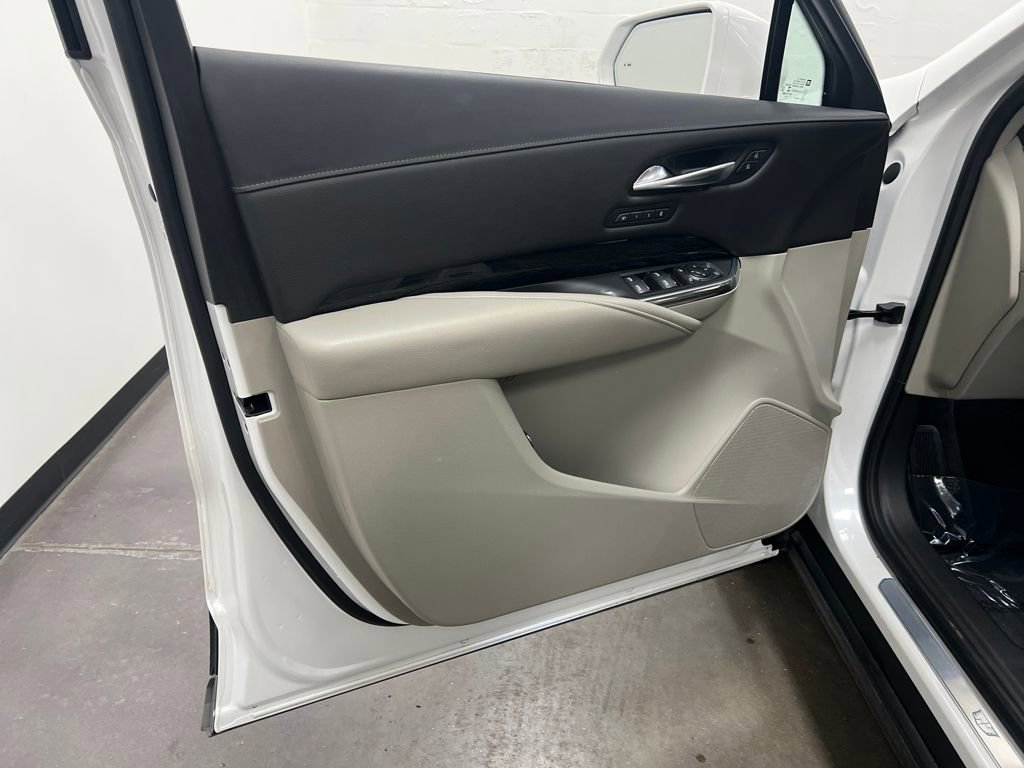 Used 2020 Cadillac XT4 Premium Luxury w/ Enhanced Visibility Package image 12