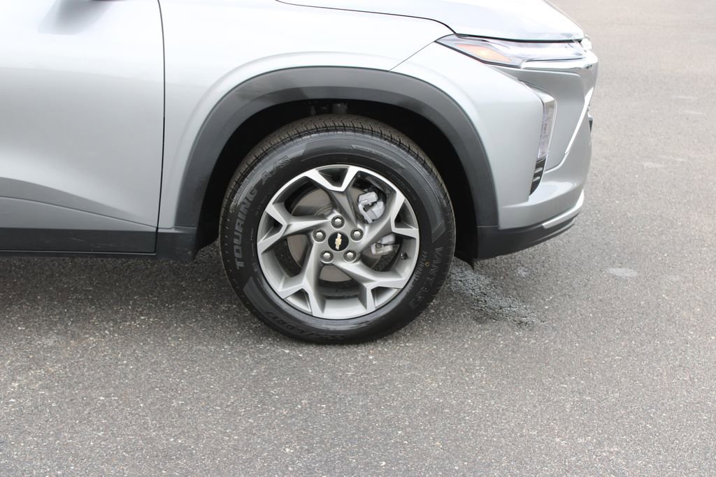 Used 2025 Chevrolet Trax LT image 12