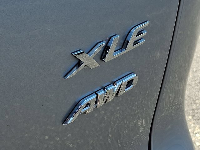 Used 2023 Toyota Corolla Cross XLE w/ Convenience Package AWD/4WD image 33