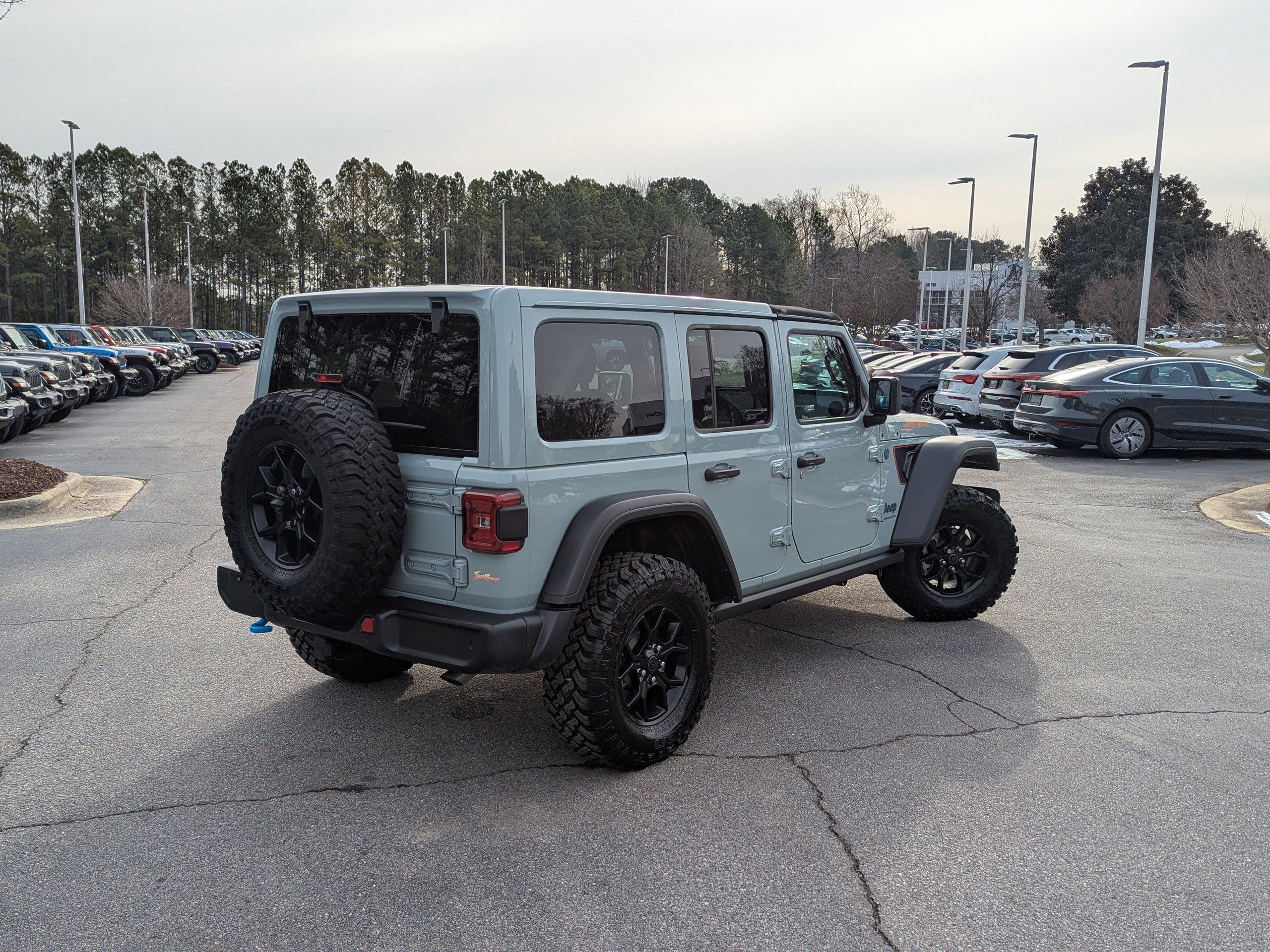 Used 2024 Jeep Wrangler Unlimited image 5