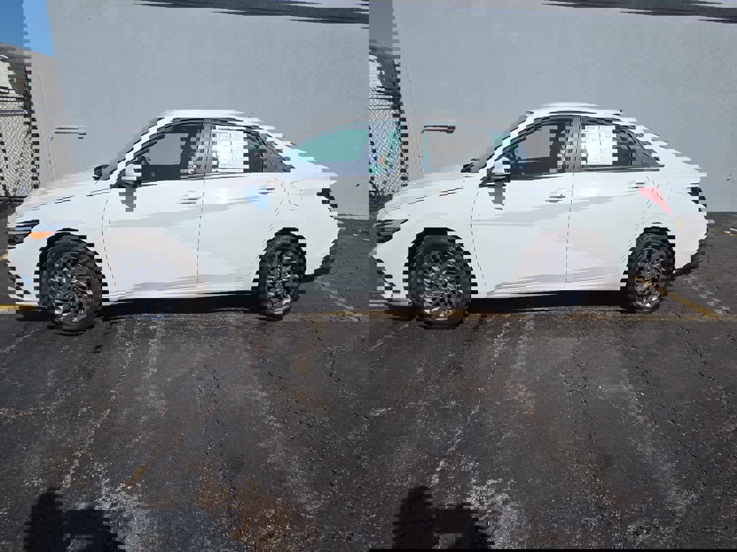 Used 2024 Hyundai Elantra SEL image 8