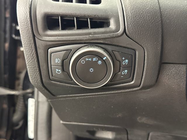 Used 2017 Ford Focus SEL w/ Cold Weather Package FWD image 31