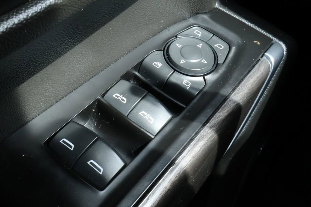 Used 2019 Chevrolet Silverado 1500 LTZ AWD/4WD image 17