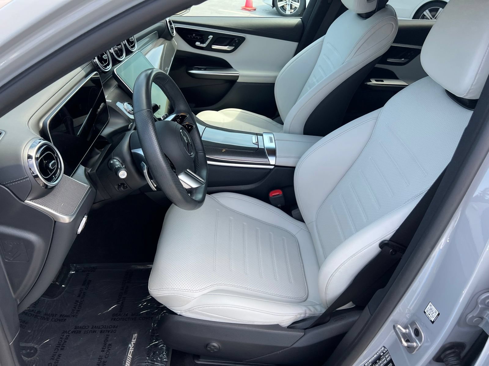 Used 2025 Mercedes-Benz GLC 350e 4MATIC w/ AMG Line image 13