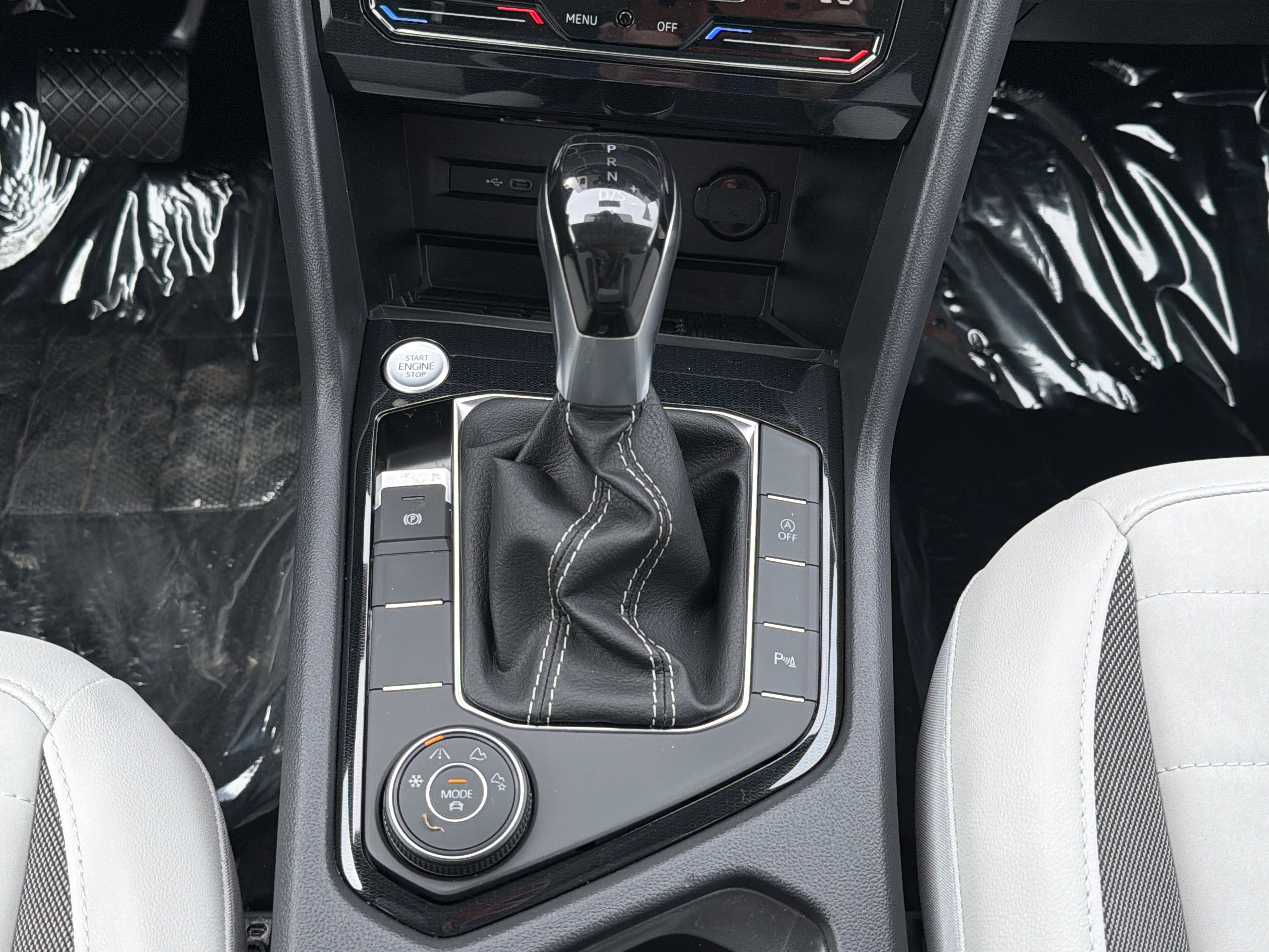 New 2026 Volkswagen Taos SE AWD/4WD image 23