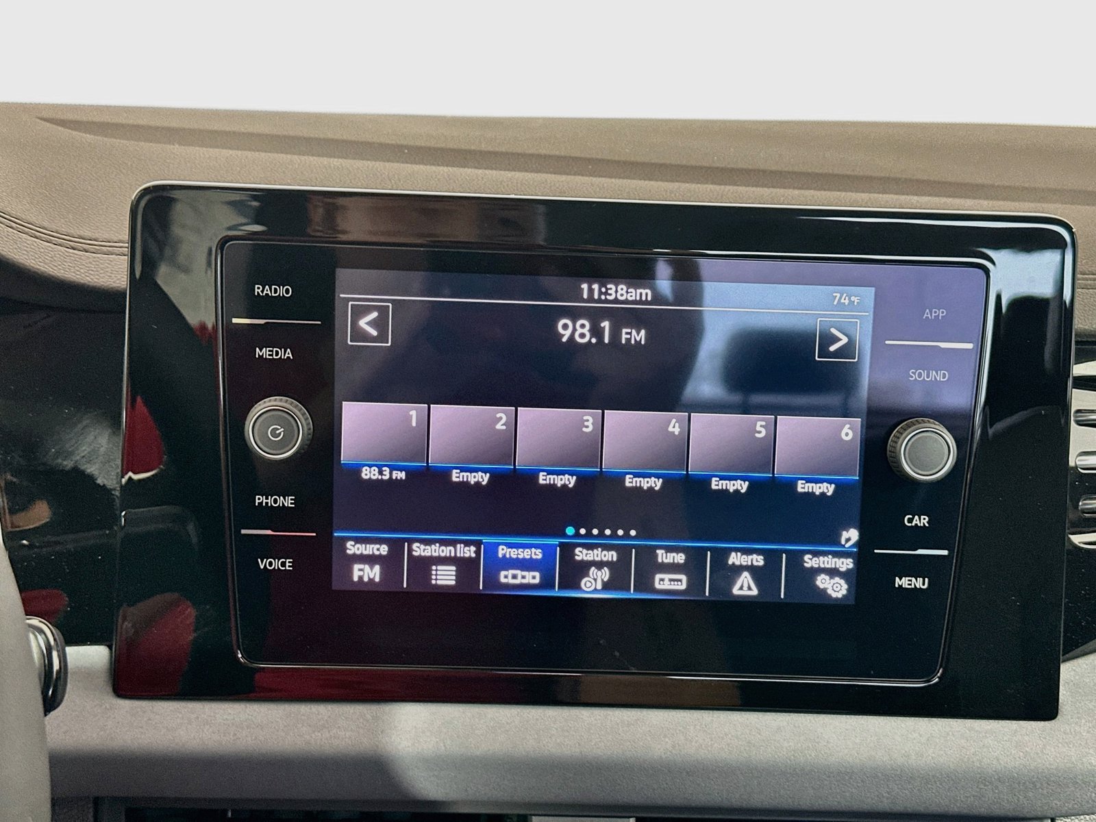 New 2027 Volkswagen Jetta SE FWD image 14
