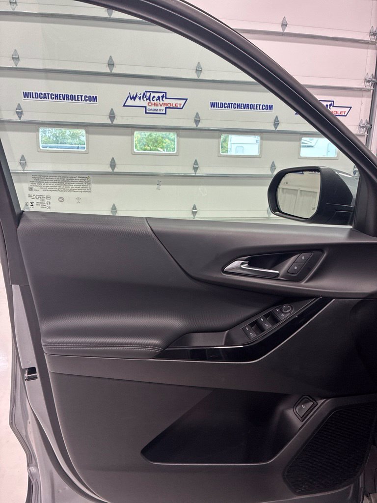 Used 2025 Chevrolet Equinox LT w/ Convenience Package II AWD/4WD image 16