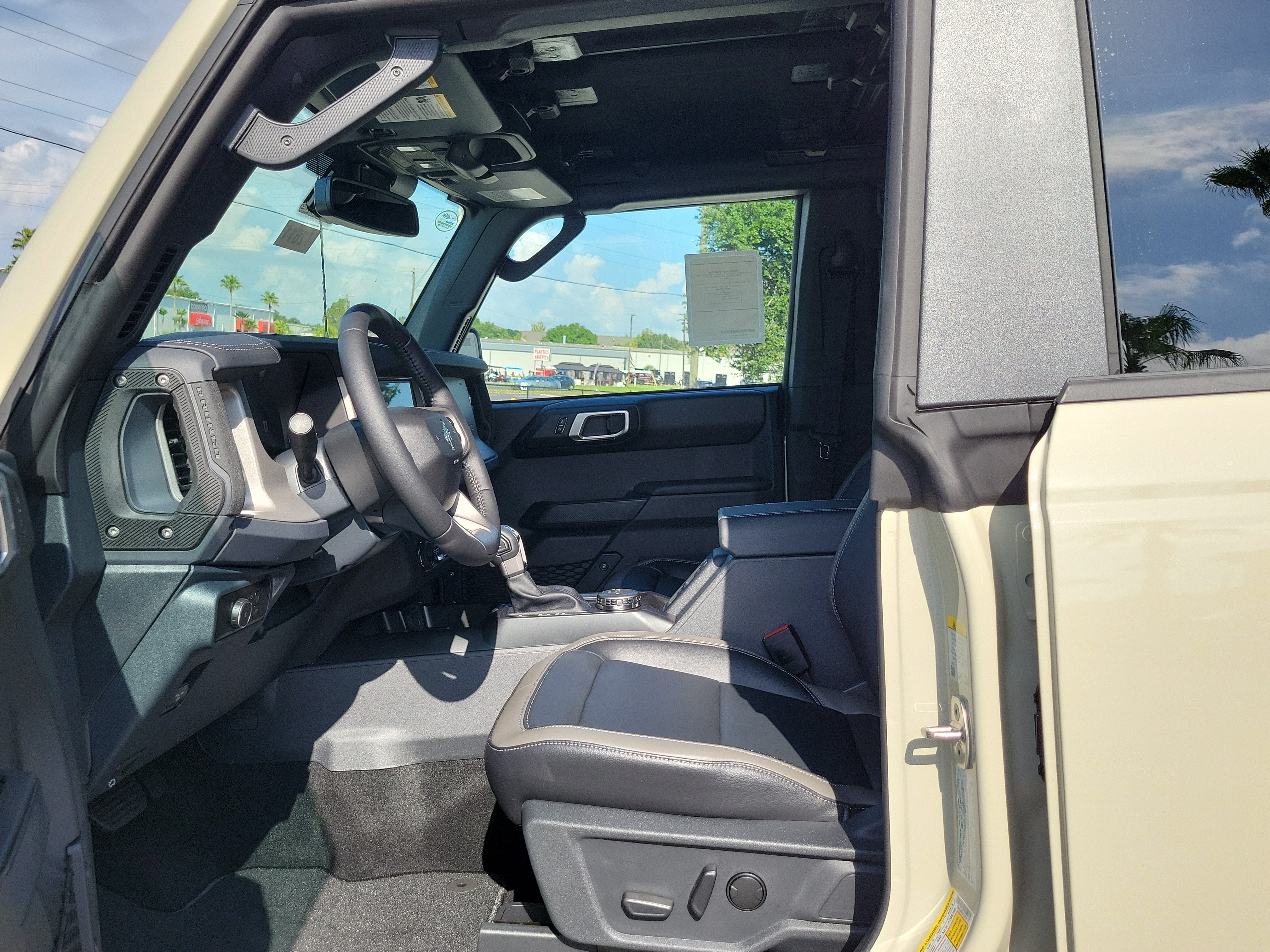 New 2026 Ford Bronco Outer Banks AWD/4WD image 17