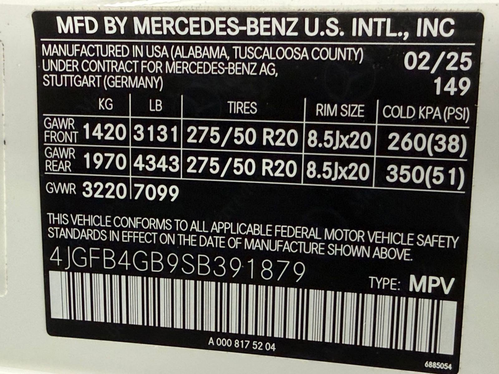 Used 2025 Mercedes-Benz GLE 450e 4MATIC w/ Winter Package image 18