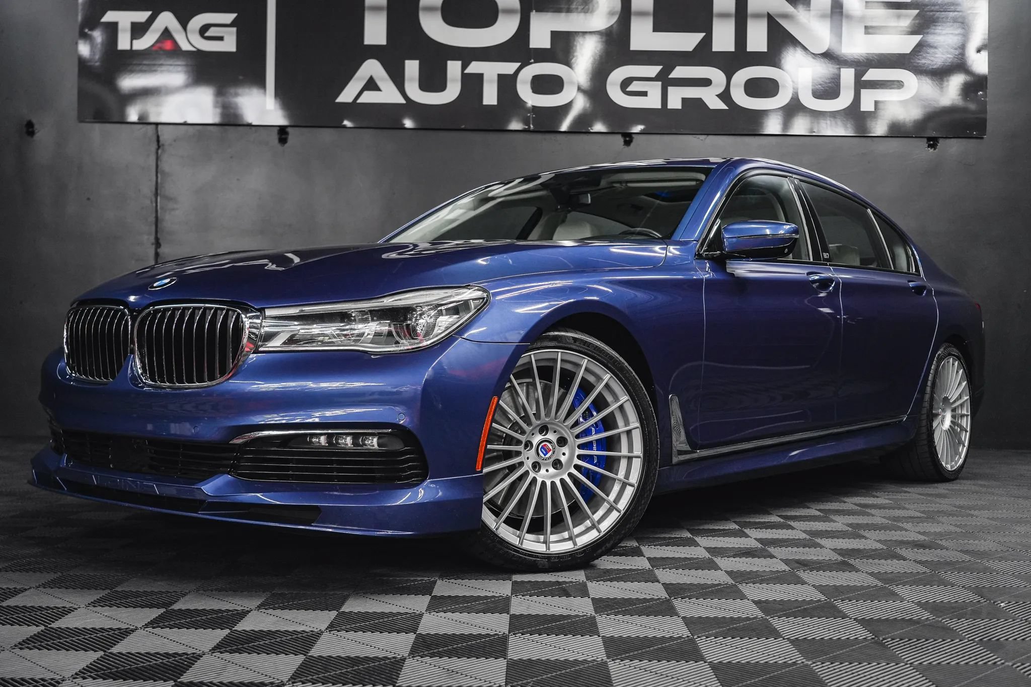 Used 2018 BMW ALPINA B7 xDrive AWD/4WD image 3
