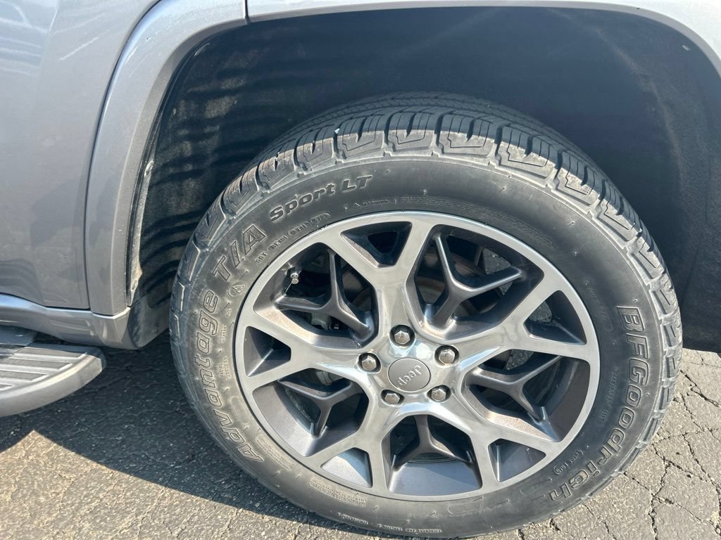 Used 2020 Jeep Grand Cherokee Overland AWD/4WD image 37