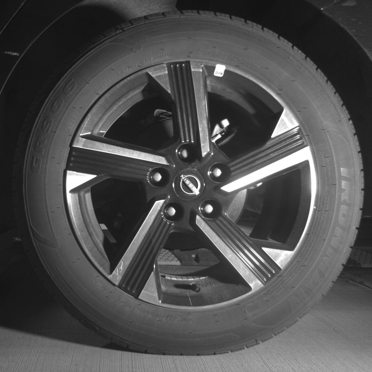 Used 2025 Nissan Sentra SV FWD image 14
