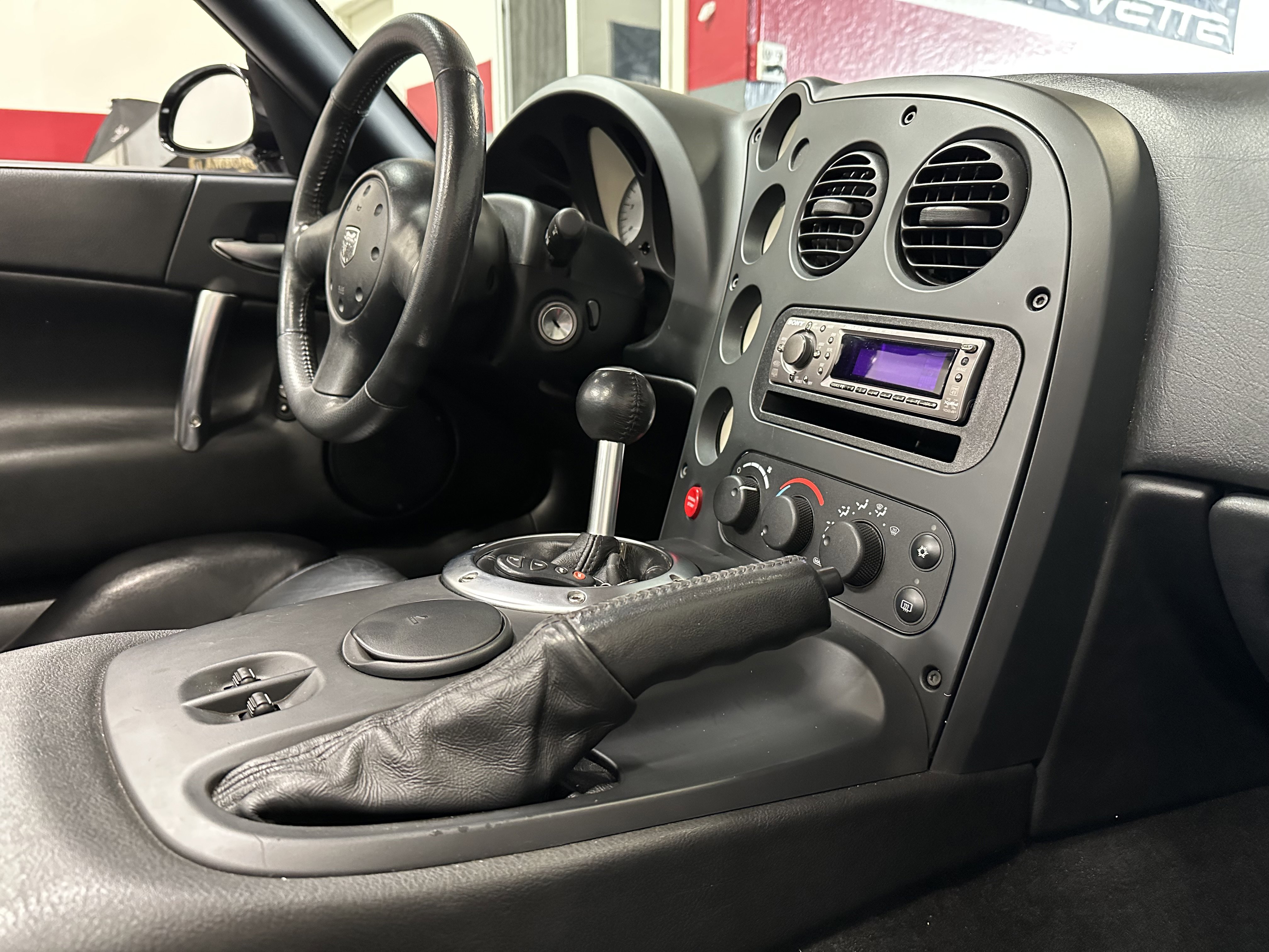 Used 2003 Dodge Viper SRT-10 image 16