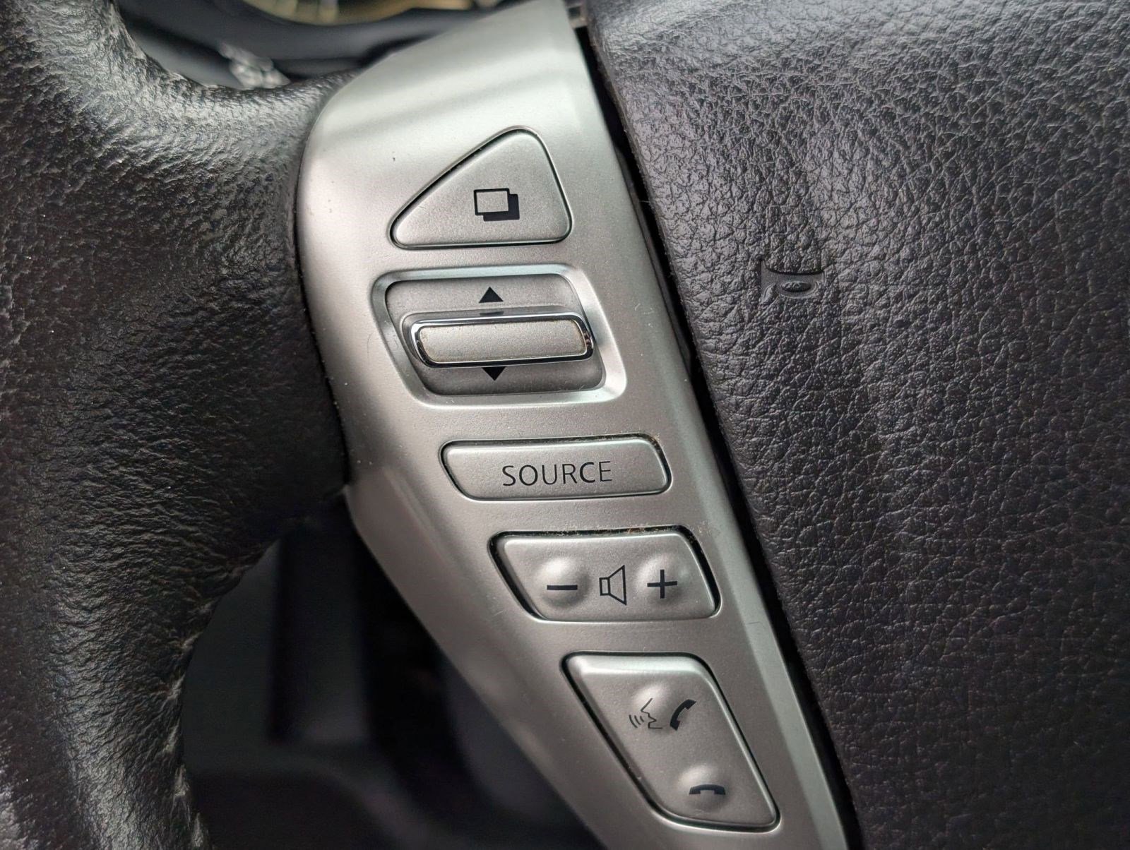 Used 2016 Nissan Versa Note SV image 16