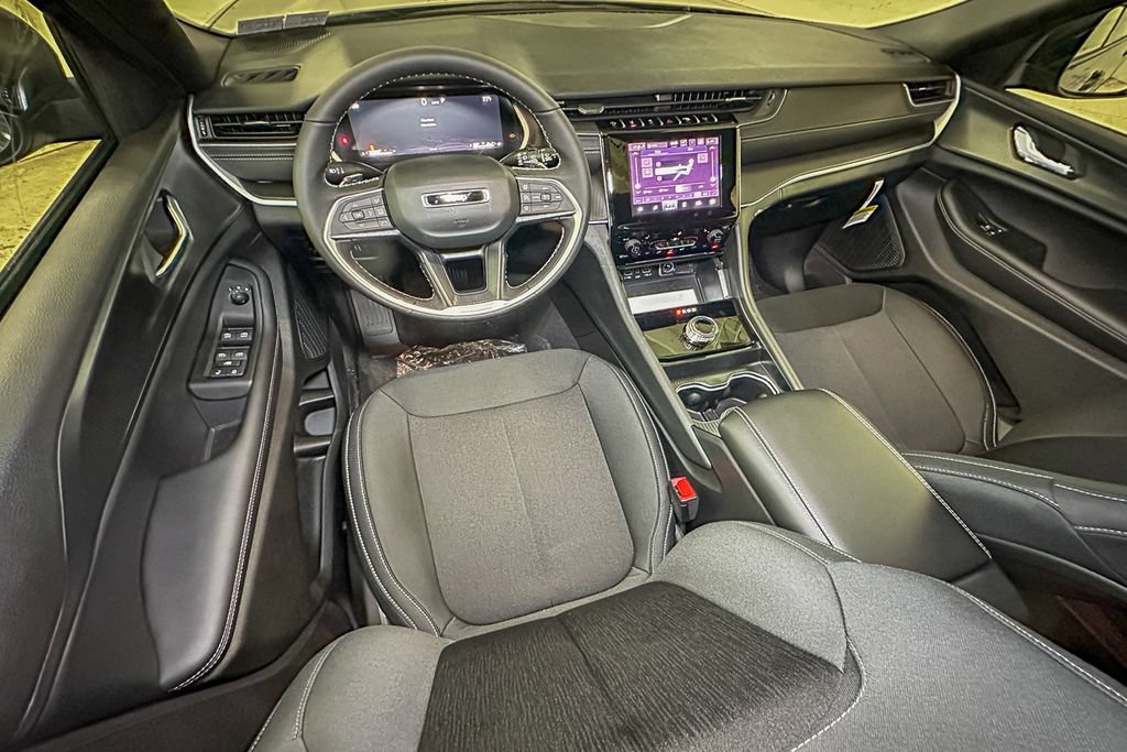 New 2026 Jeep Grand Cherokee L 4WD image 9