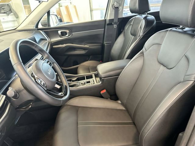 Certified 2025 Kia Sorento S FWD image 15