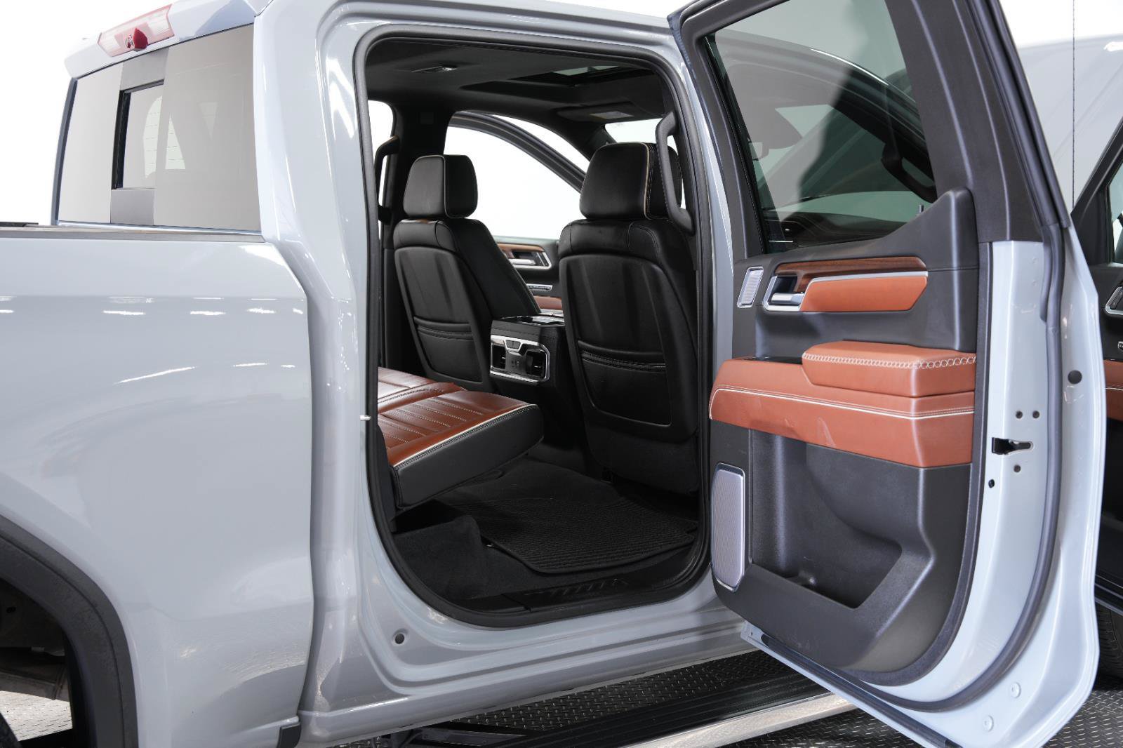 Used 2025 GMC Sierra 1500 Denali Ultimate AWD/4WD image 13