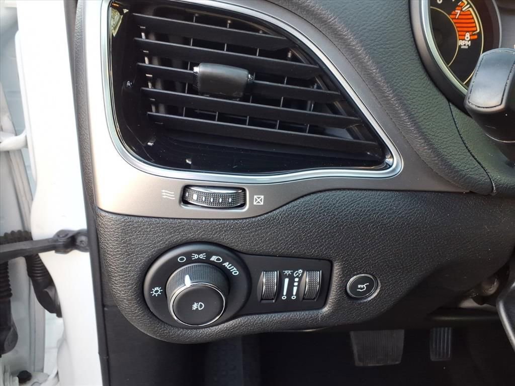 Used 2021 Jeep Cherokee Latitude Lux 80th Anniv w/ Quick Order Package 26U 80TH image 30